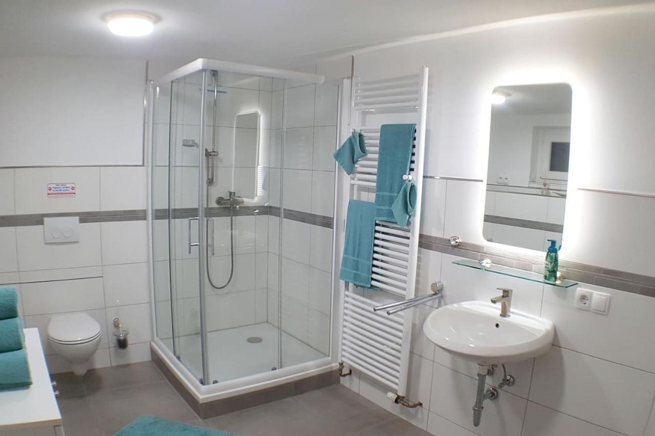 Moderne Kellerwohnung Fuer Handwerker Zwischen Braunschweig Und Wolfsburg, Mit Internet, Kueche, Parkplatz, 24H Check-In Schandelah Екстер'єр фото